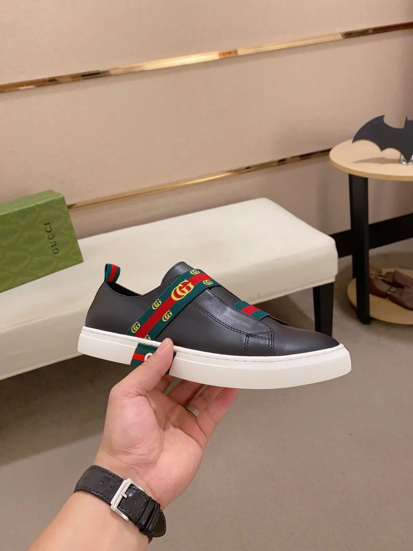 Men's clothing and shoes💰 440💰🇮🇹🇮🇹GUCCI (Gucci) top 🔍🔍 spring and summer models are on sale at the same time, the upper 🇮🇹 imported Italian first-layer cowhide, fully imported sheepskin lining 💪💪, completely 1⃣️compared 1⃣️Reproduction🇮🇹💪💪, ⚠Sole: The original sole is specially provided by the original factory, the exclusive movable molded sole is super comfortable, ⚠Original factory follow-up goods, 🔍🔍high quality, you can enter and leave the counter at will, welcome to compare⚠. Code number:38-44